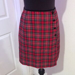 Villager Sport plaid skirt with velvet waistline